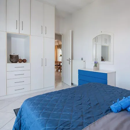 Apartament Koutsis *